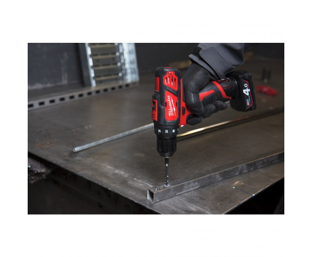 Акумулаторен винтоверт Milwaukee, M12BDD-402C