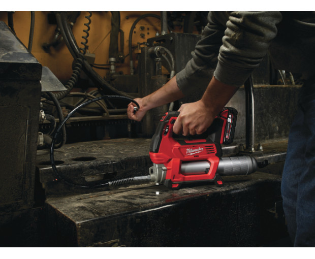 Акумулаторна гресьорка Milwaukee, M18GG-201C