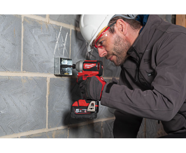 Акумулаторен ударен винтоверт Milwaukee, M18BLID2-502X