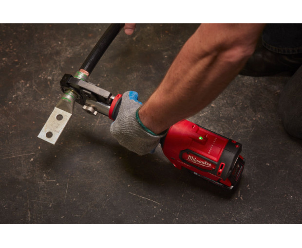 Машина за кримпване на кабели Milwaukee, M18HCCT-201C