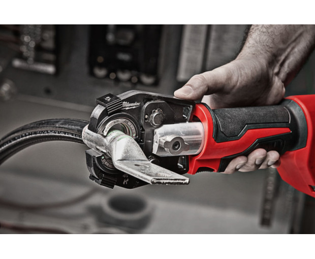 Машина за кримпване на кабели Milwaukee, M18HCCT-201C