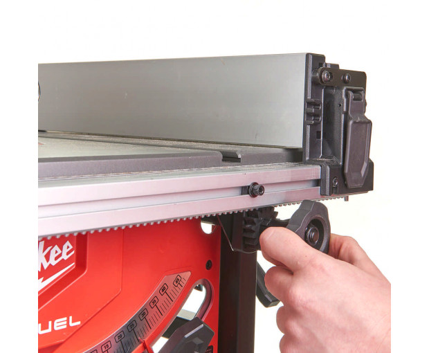 Акумулаторен настолен циркуляр Milwaukee, M18FTS210-0