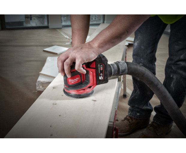 Акумулаторен ексцентършлайф Milwaukee, M18BOS125-502B