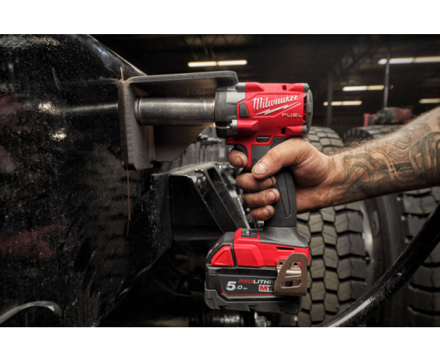 Акумулаторен гайковерт Milwaukee, M18FIW2F12-502X
