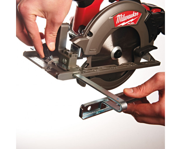 Акумулаторен ръчен циркуляр за дърво Milwaukee, M18CCS55-0X