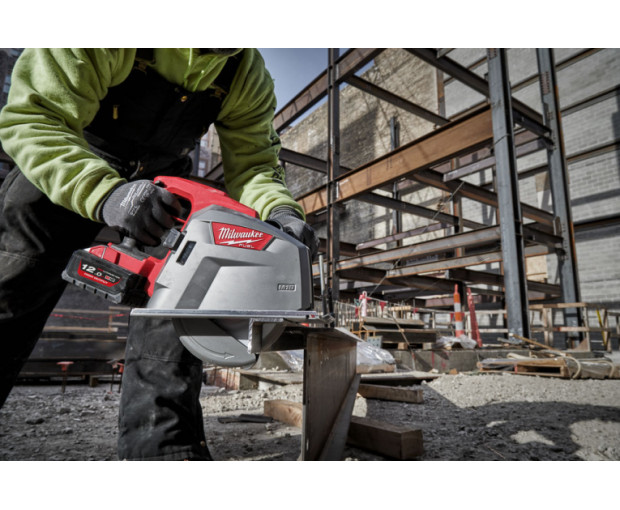 Акумулаторен циркуляр за метал Milwaukee, M18FMCS66-121C
