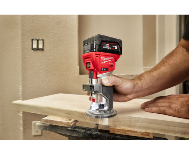 Акумулаторна оберфреза MILWAUKEE M18FTR8-0X, 18 V, 4933479073