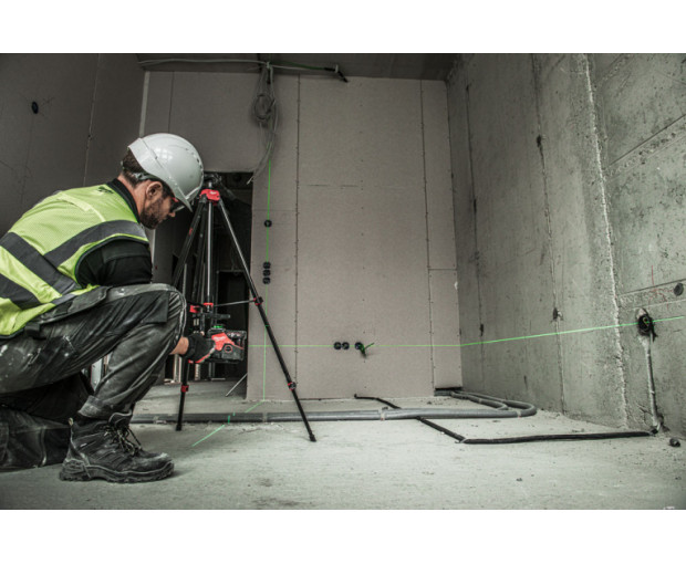 Акумулаторен линеен лазерен нивелир Milwaukee, M123PL-401C