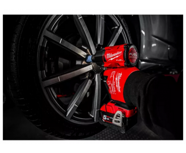 Акумулаторен гайковерт 1/2 инча 745 Nm Milwaukee M18FMTIW2P12-502X