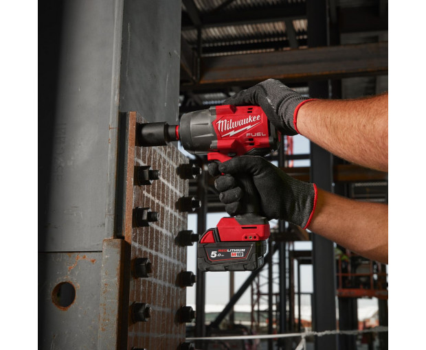 Акумулаторен ударен гайковерт 1/2  1491 Nm Milwaukee M18FHIW2F12-0X