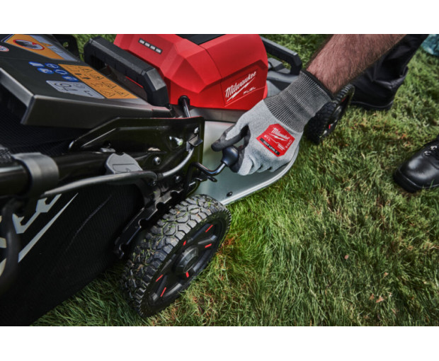 Самоходна акумулаторна косачка MILWAUKEE M18 F2LM46-802, 4933492011