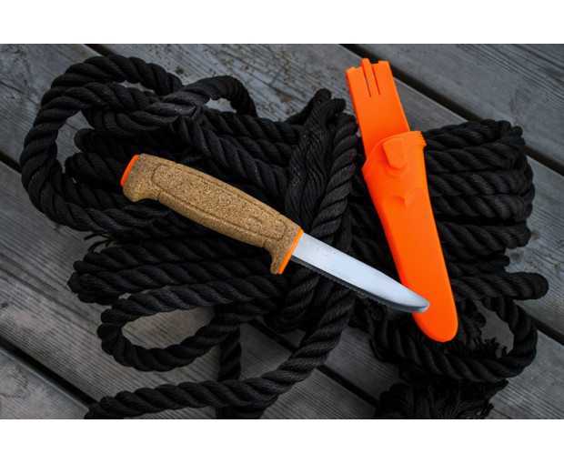 Нож MORAKNIV с назъбено острие и коркова дръжка